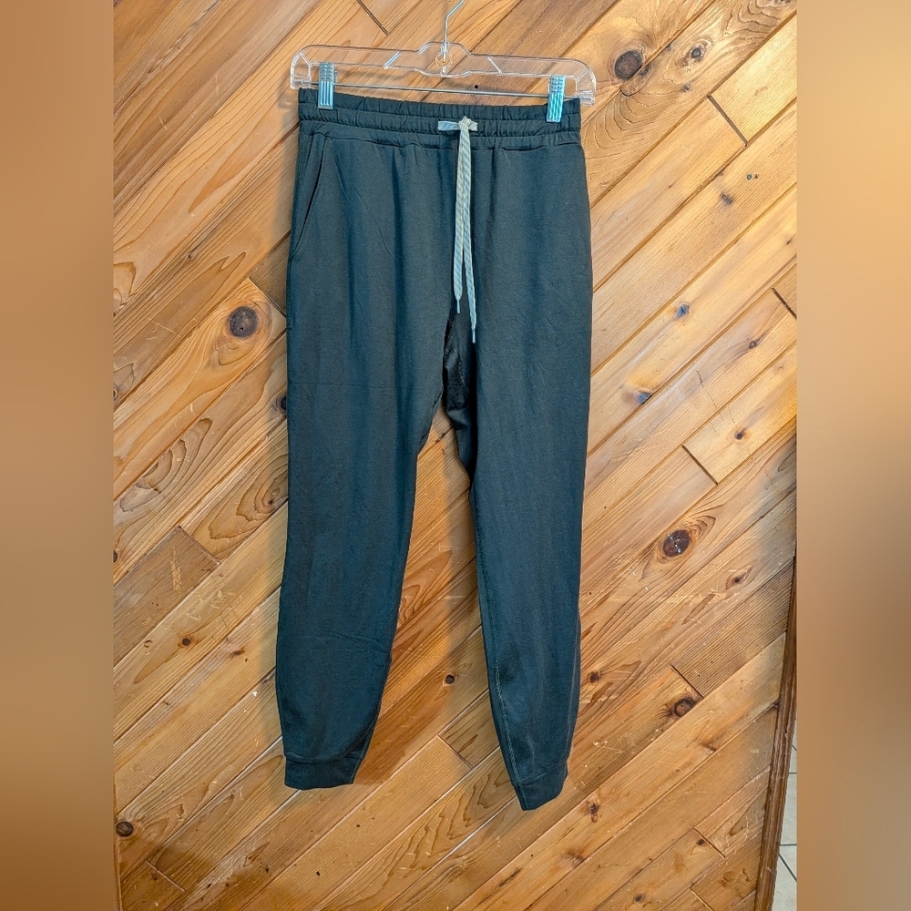 Vuori Performance Dark Green Joggers Size XS